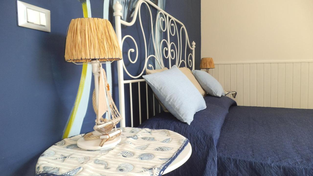 Holiday Rooms Ninfa Avola Esterno foto
