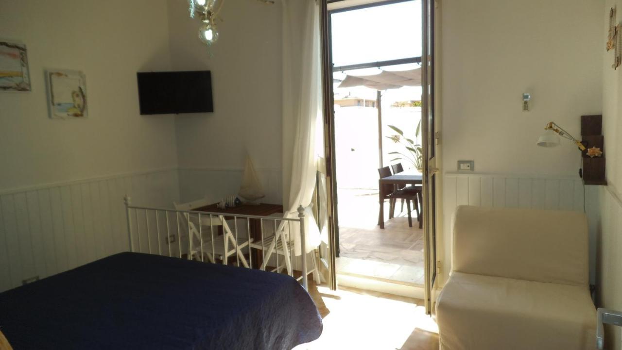Holiday Rooms Ninfa Avola Esterno foto